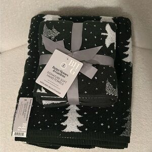 Better Homes And Gardens Evergreen Christmas Towels NWT